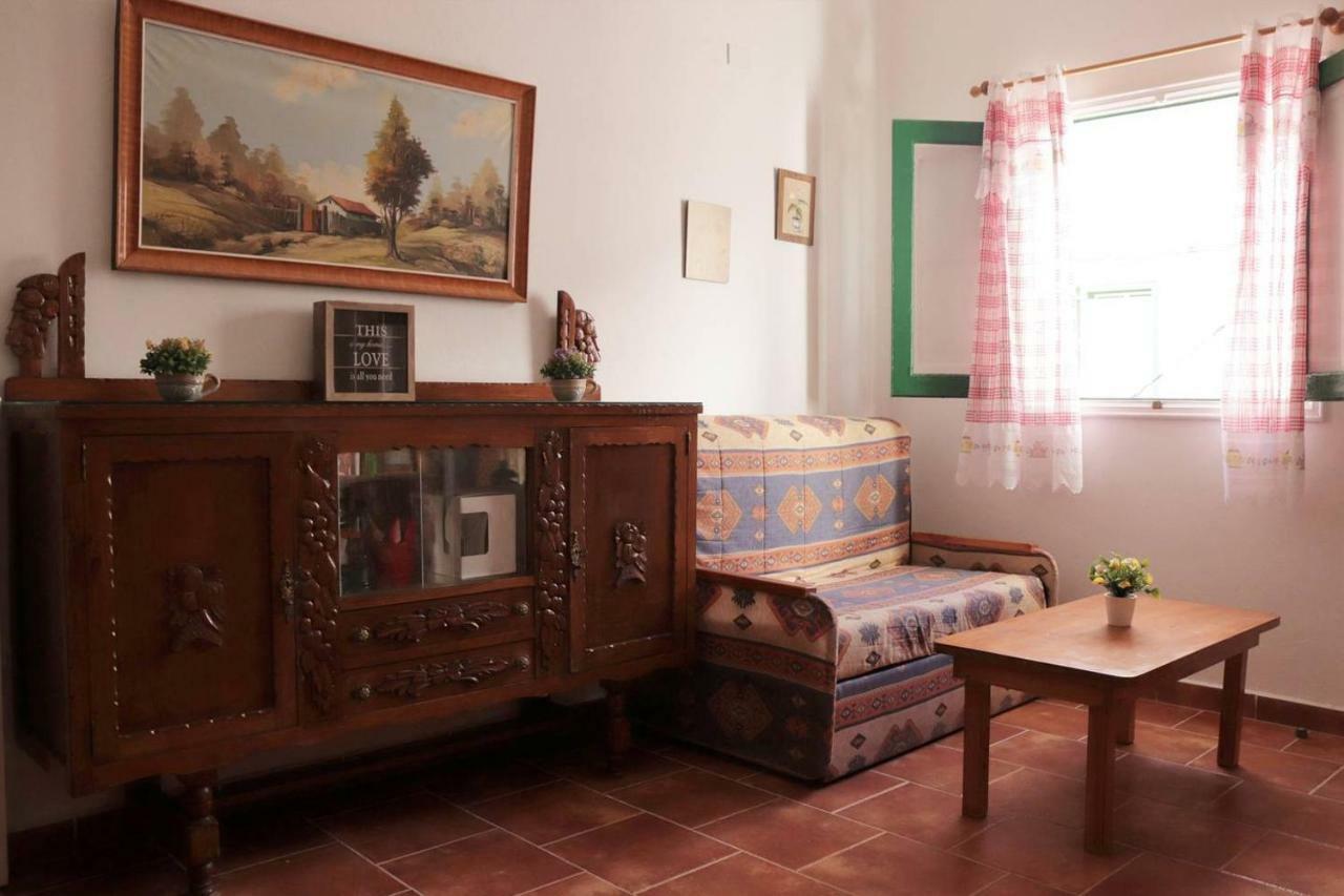 Oasis Atlántico: rincón secreto al pie de los senderos Azano Esterno foto